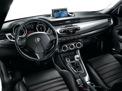 alfaromeo-giulietta-interior.jpg