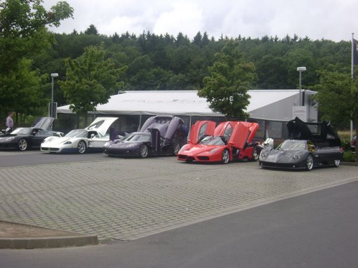 geld aufm parkplatz.jpg