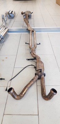 Gesamt von vorne.jpg (632.72 KiB) 11207 mal betrachtet Gesamte Abgasanlage